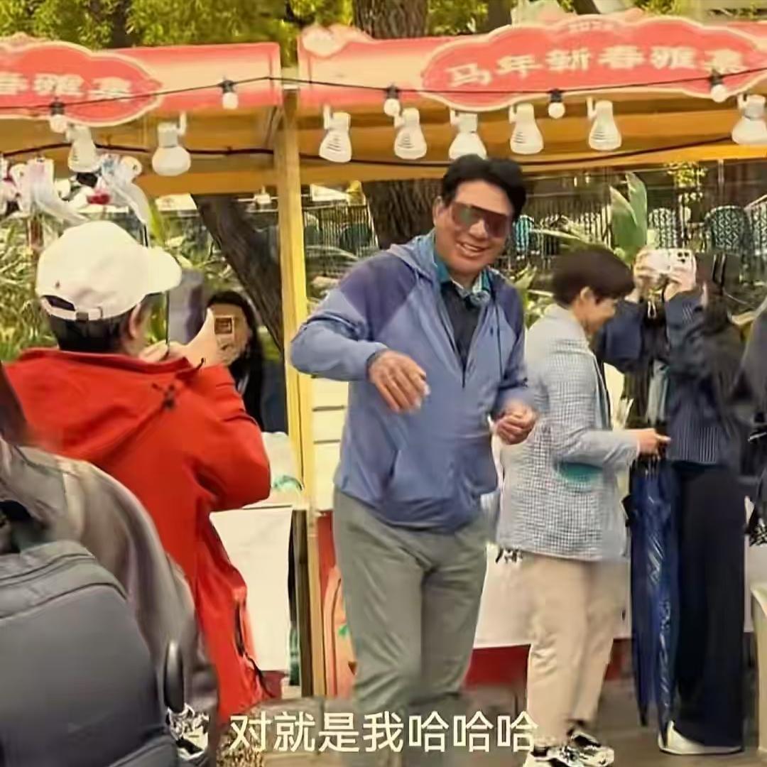 朱时茂昆明街头被围观，一句台词让全场泪崩！网友：DNA动了2月28日上午，昆