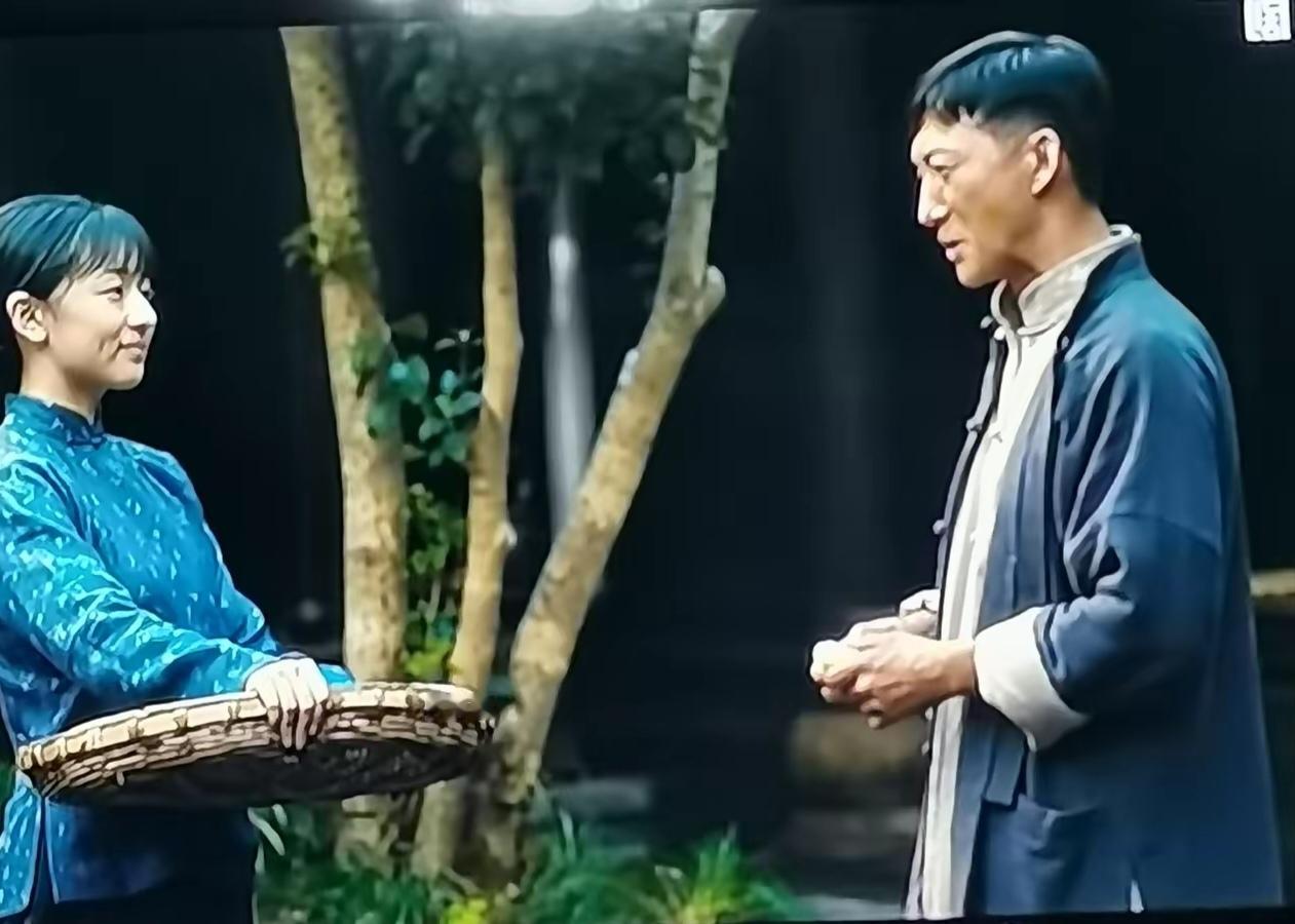 追剧《八千里路云和月》有一处剧情应该是明显的“漏洞"，观众都看得出来，主创团