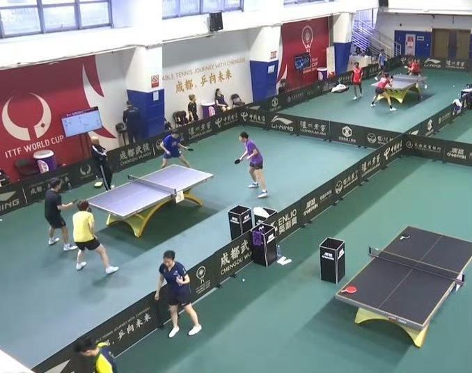 成都混合团体世界杯，今日训练场混双负责教练肖战指导正在带领林诗栋蒯曼进行混双训练