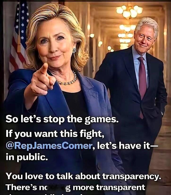 希拉里那场国会听证会，最狠的一幕，不是她被问了什么。而是她往椅子上一靠，对着一