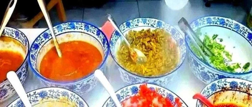 我离婚的时候遇到一对夫妻也在离婚，女的特别漂亮，气质特别好。后来我加了她微信，现