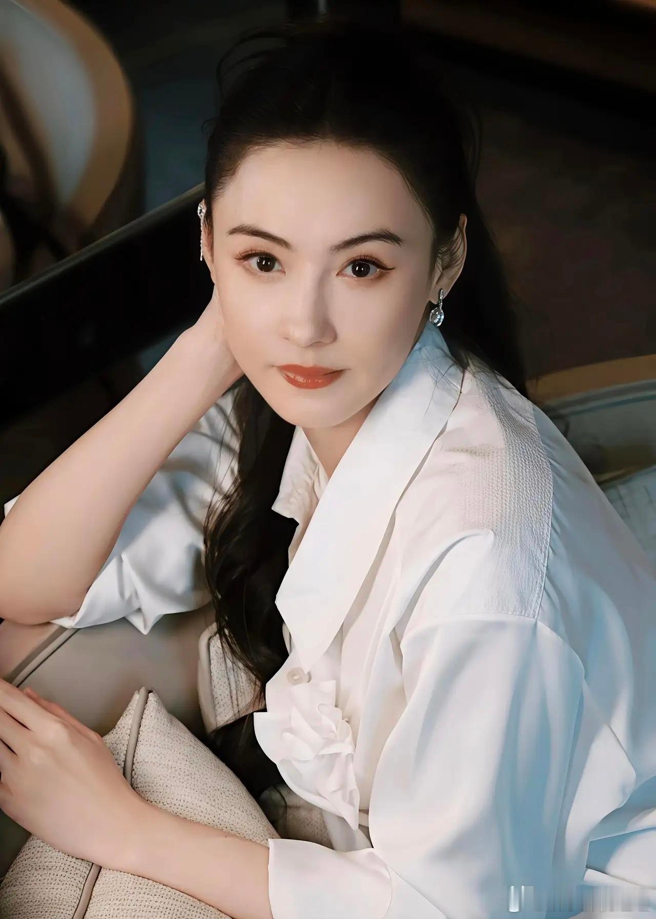 张柏芝真的是太有远见了，原来15年前大家都不如她算的精，不信你看当年的离婚财产分