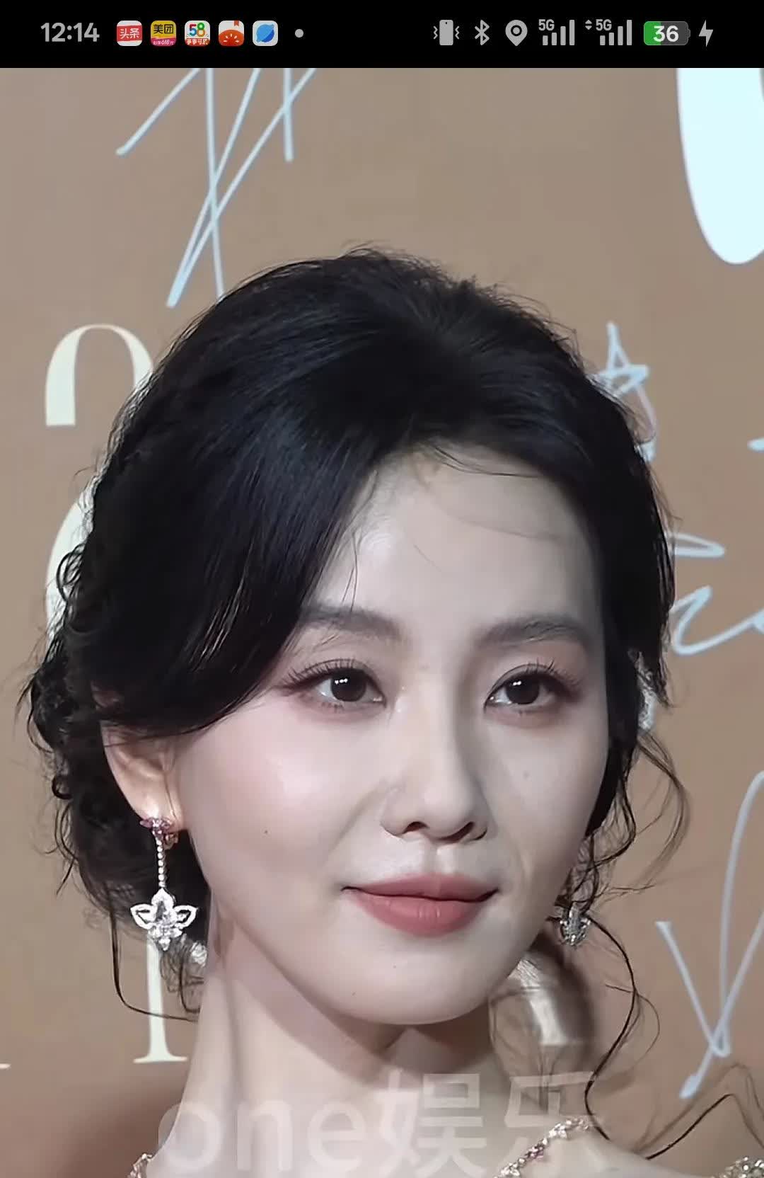 刘诗诗嫁给吴奇隆的失望，全写在脸上和眼神里。她真的不应该嫁给吴奇隆的，好好的一个