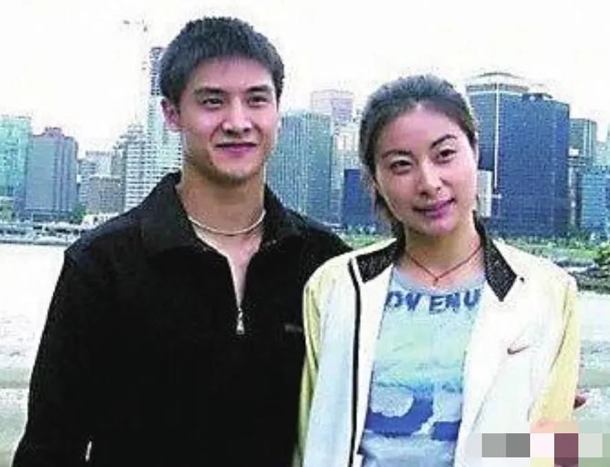 2006年，跳水冠军田亮与叶一茜走到了一起，田亮的妈妈坚决反对：郭晶晶那么好的
