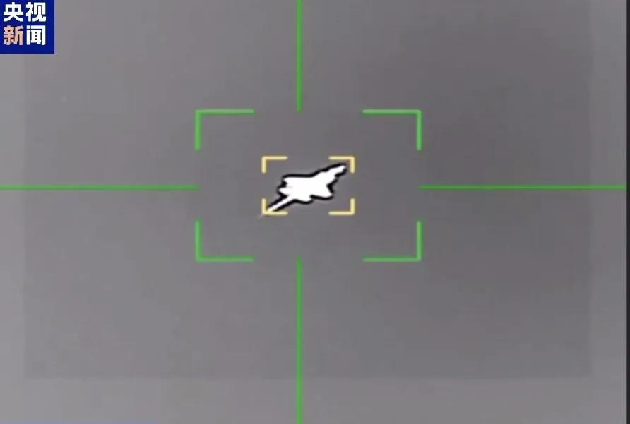 对比法国阵风、俄罗斯苏-35S，美国F-35被击中是最难堪的。据央视消息，伊