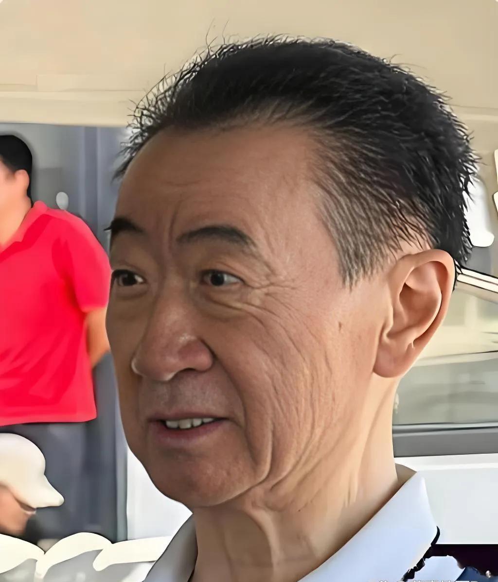 你发现没？昨晚跟老公抱着手机刷新闻，聊起王健林、王思聪，瞬间清醒。我说：听说王