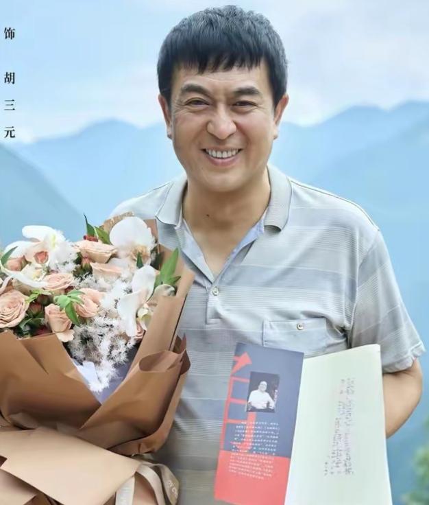 张嘉译说：“这些年跟我搭戏的女演员很多，但是我最怕的就是秦海璐。”张嘉译口