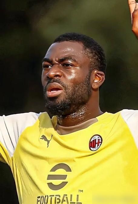 【米兰解析库：中场绞杀的时候才看出福法纳的作用】拉比奥特也弥补不了福法纳的作用！