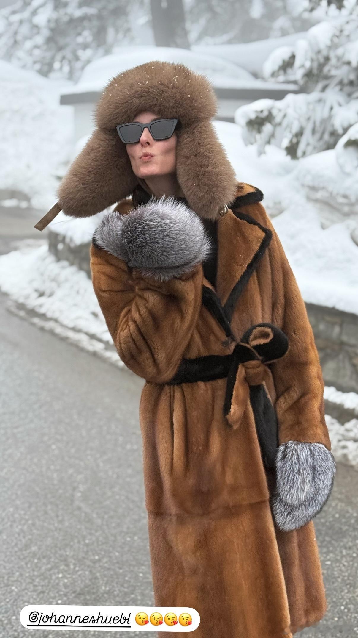 OliviaPalermo奥利维亚巴勒莫分享她在法国Courchevel滑雪场