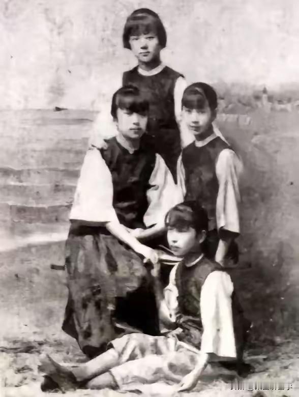 这四个小女孩，长大后个个都非常长寿，都活过90岁，平均寿命96岁，尤其是最小的四