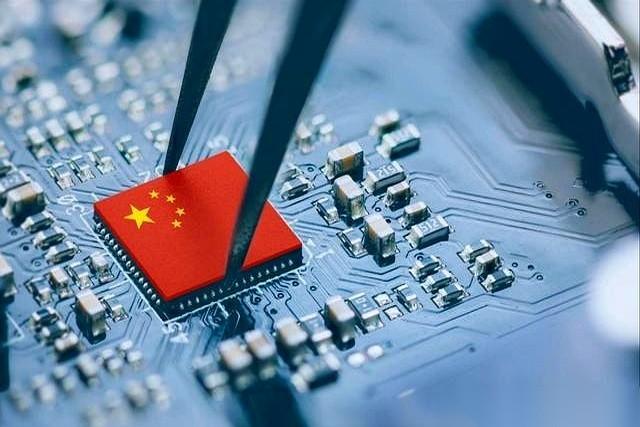 荷兰经济部长自己站出来说的：“没错，是我，我亲手把安世半导体从它中国母公司手里剥