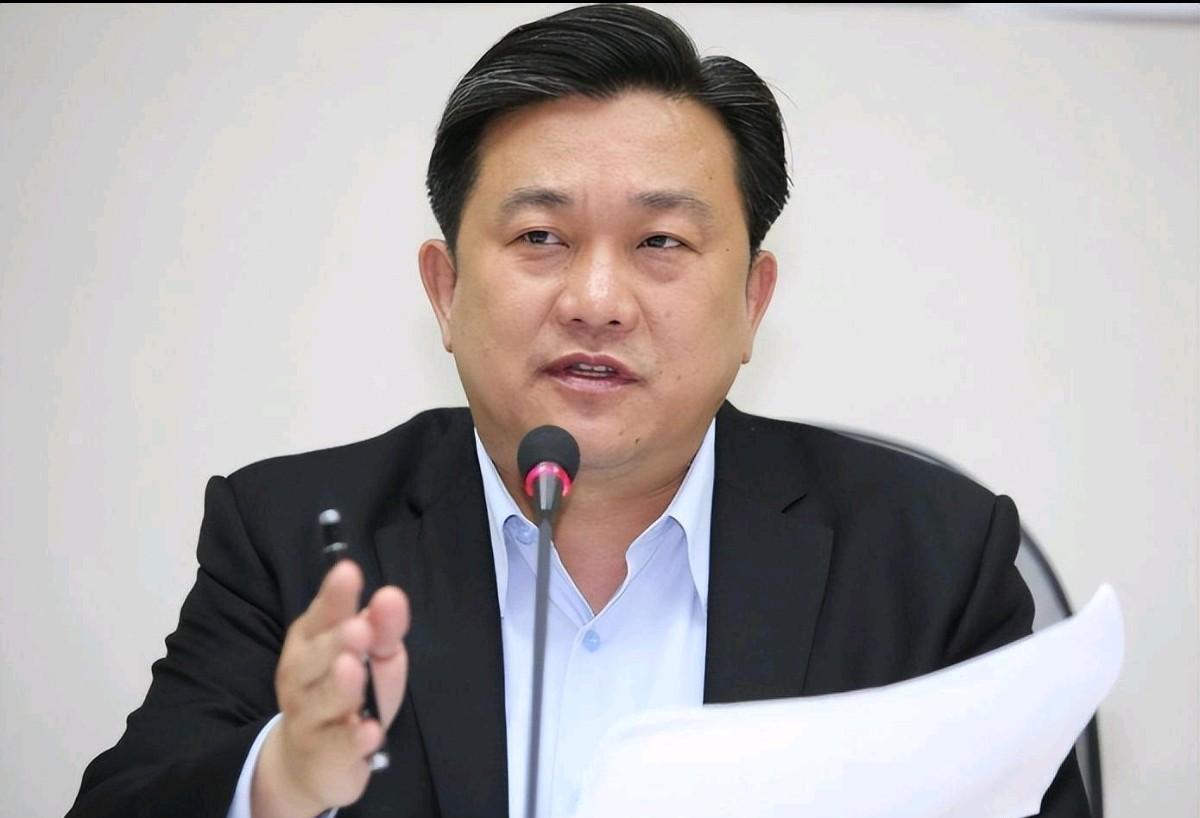 “台独分子”王定宇对我们大放厥词！在我们公布对18名“台独心战大队”骨干成员通缉