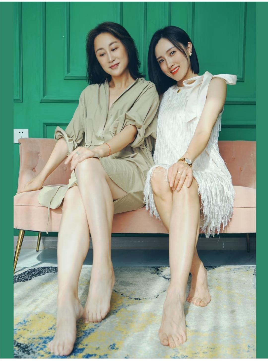 这么好看的颜值，被这脚丫子减分了。