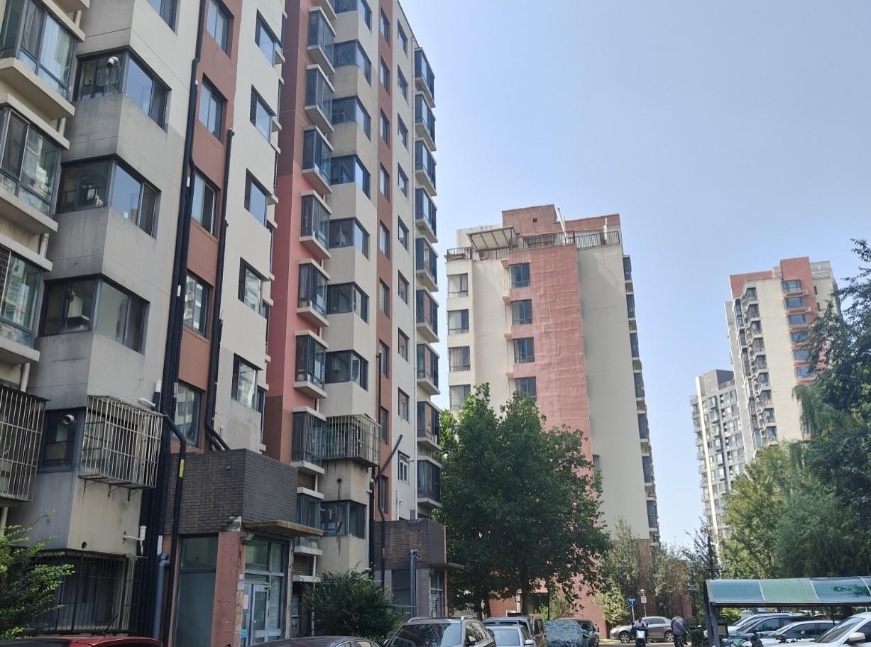 我朋友家的儿子准备五一要结婚，女方一听公婆要住120平新房，让小两口住80平的老