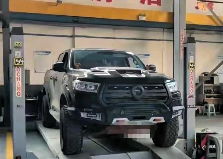 陕西西安，一女子开着长城炮柴油车，到某加油站加油，她告诉工作人员:柴油加满，谁