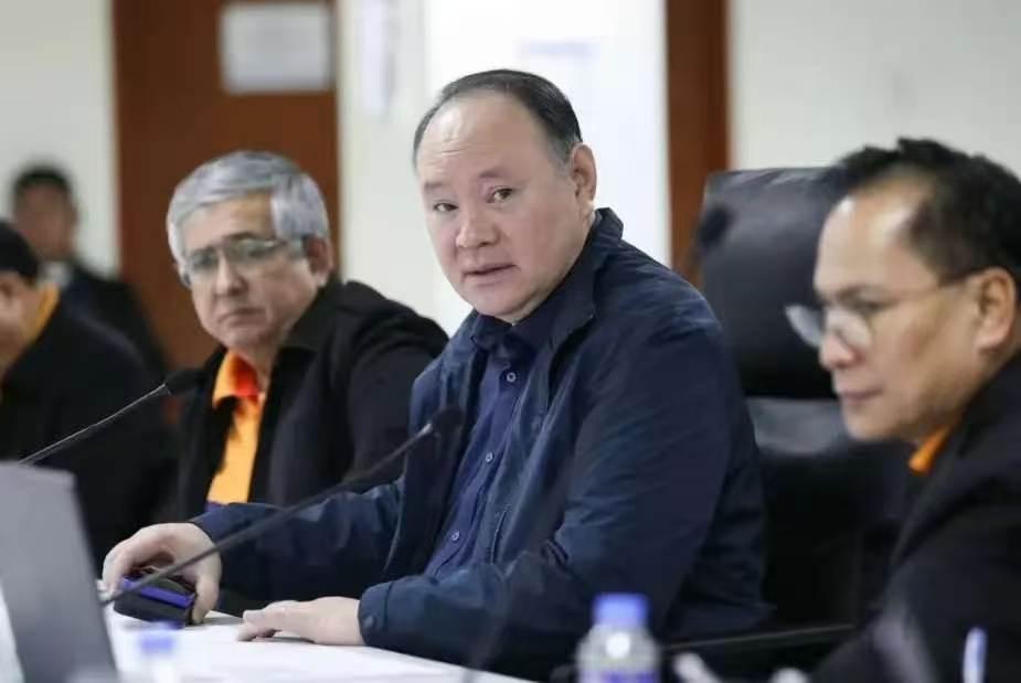 坐不住，菲律宾防长公开表态与总统出现分歧！8月14日，在马尼拉，菲律宾两位高层