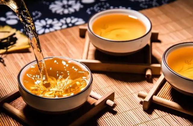 70岁大爷每天喝浓茶,一天都不断,检查医生惊讶:你天天都在干啥