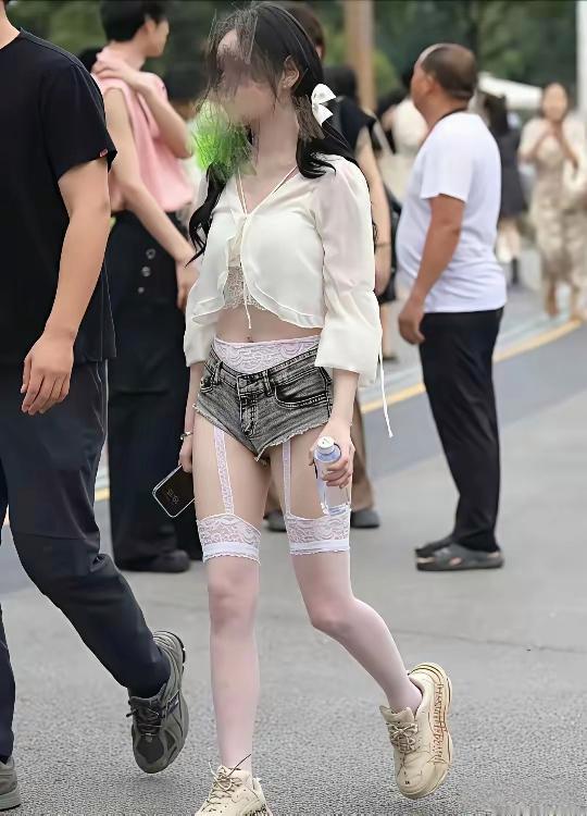 这就是潮流，我们要接受，因为一个时代一个样子。