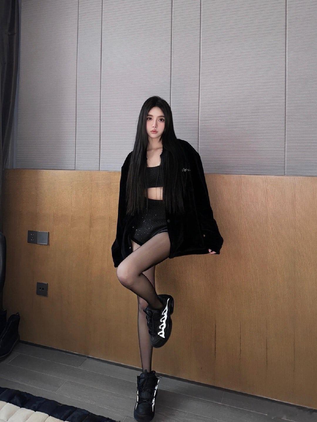 美女都会关注我的对吗