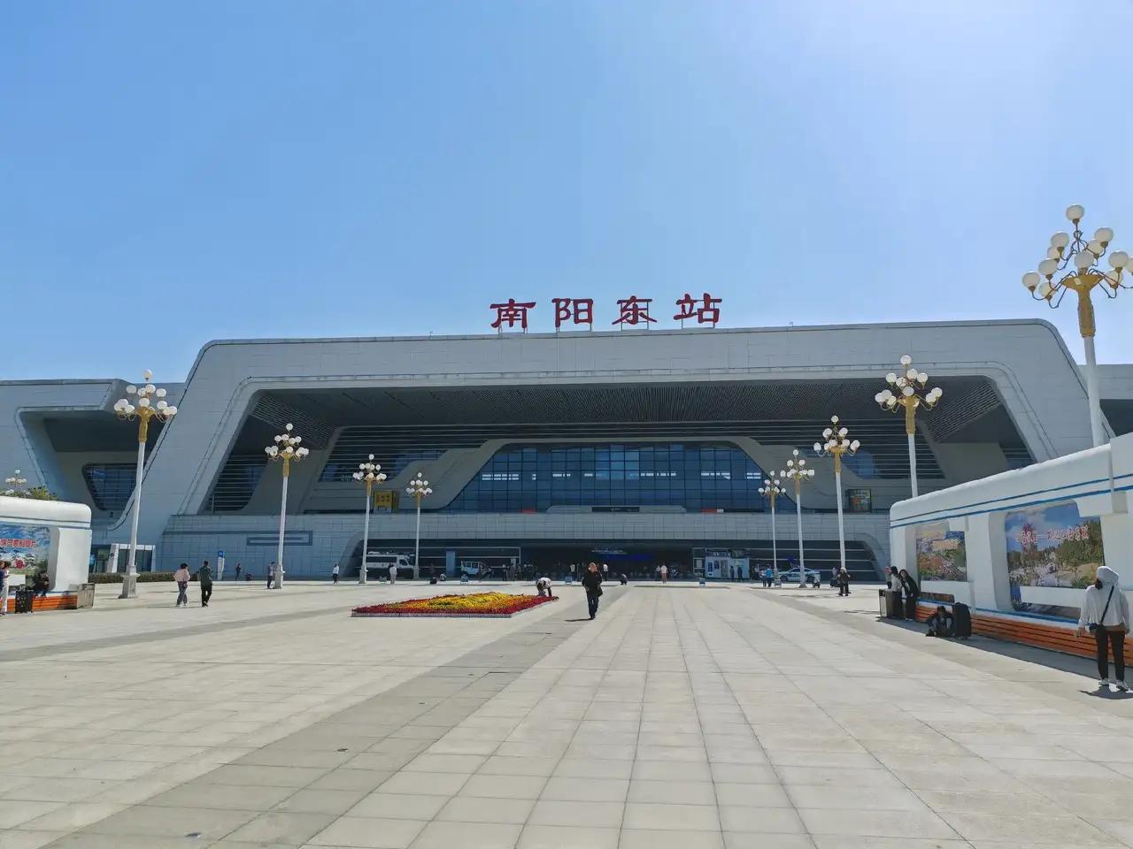 江南靠长江滋养出鱼米之乡，南阳握着南水北调中线源头这张王牌，根本没必要走别人的老
