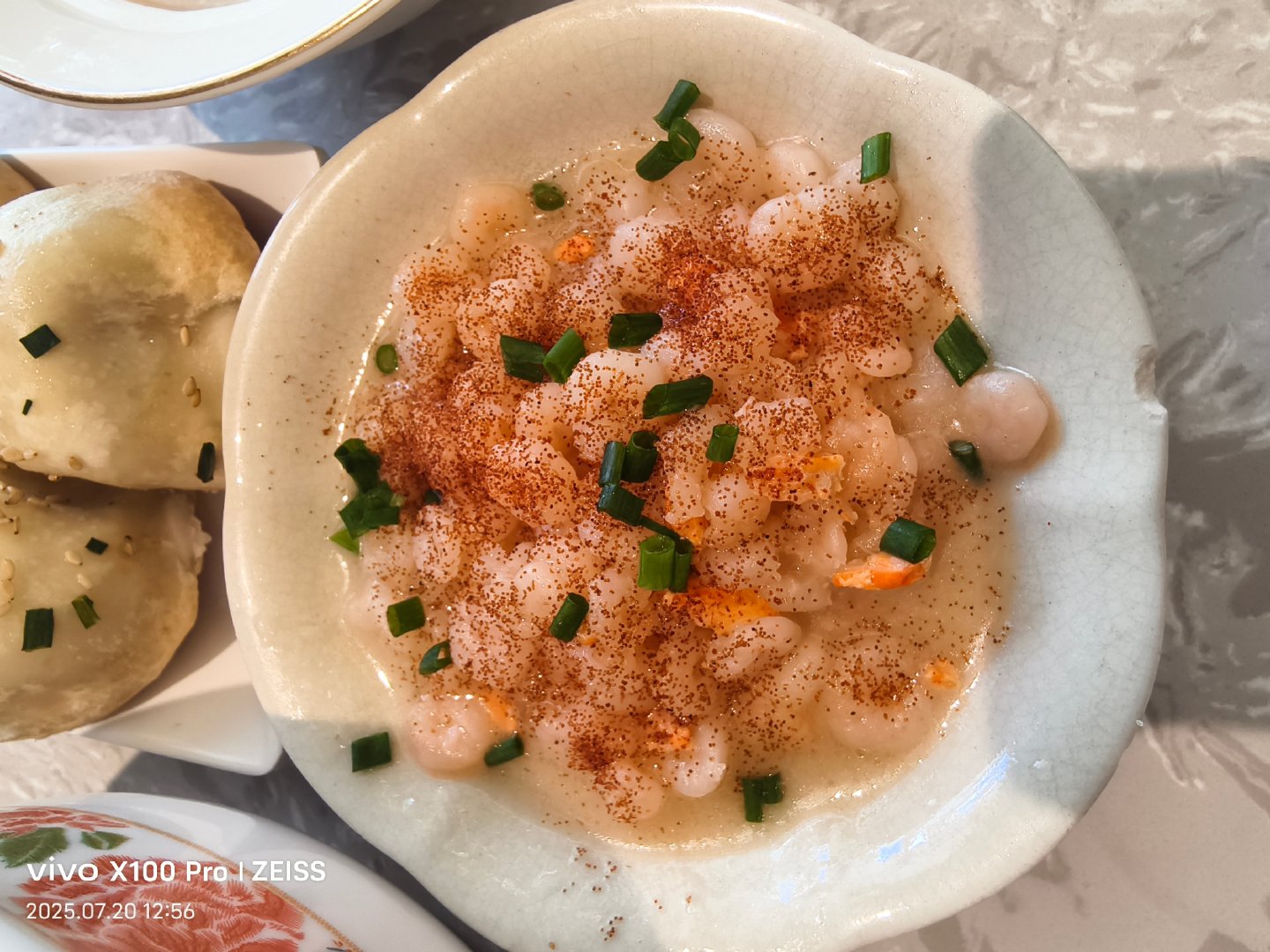 #苏州128一碗的三虾面#58的还嫌贵呢[捂脸哭]，还行吧！蟹黄面挺腥的。​