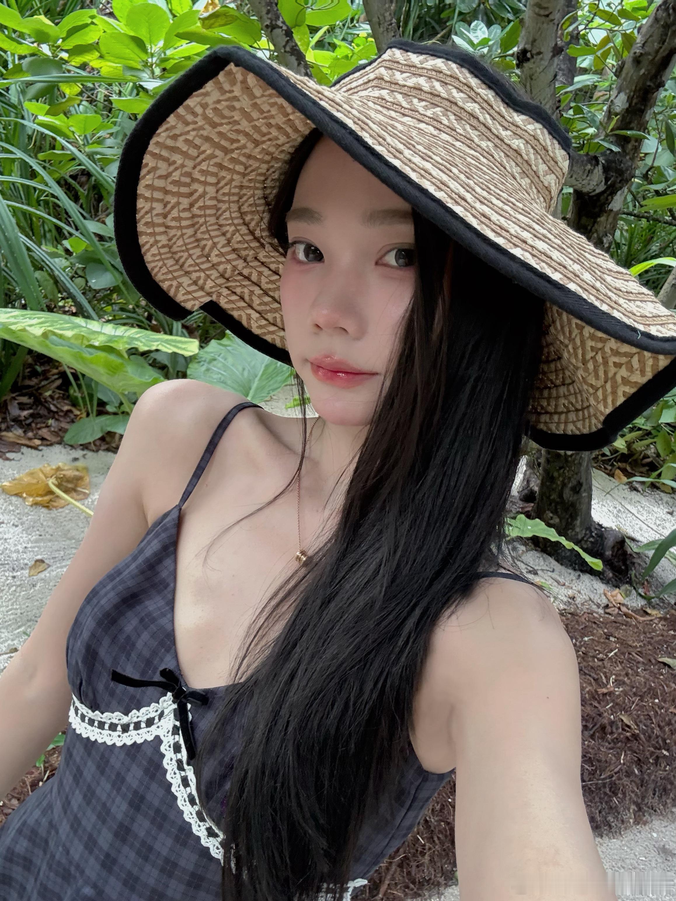 张紫宁最新物料👙​​​
