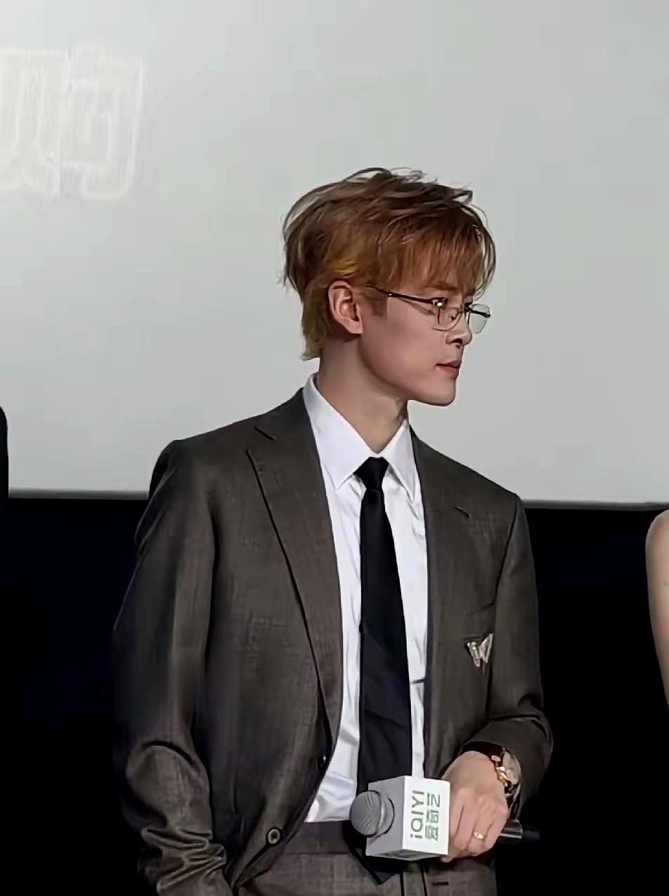 内娱男演员最好的“医美”，竟然是手上那枚婚戒。我算是看明白了，付辛博身上最圈