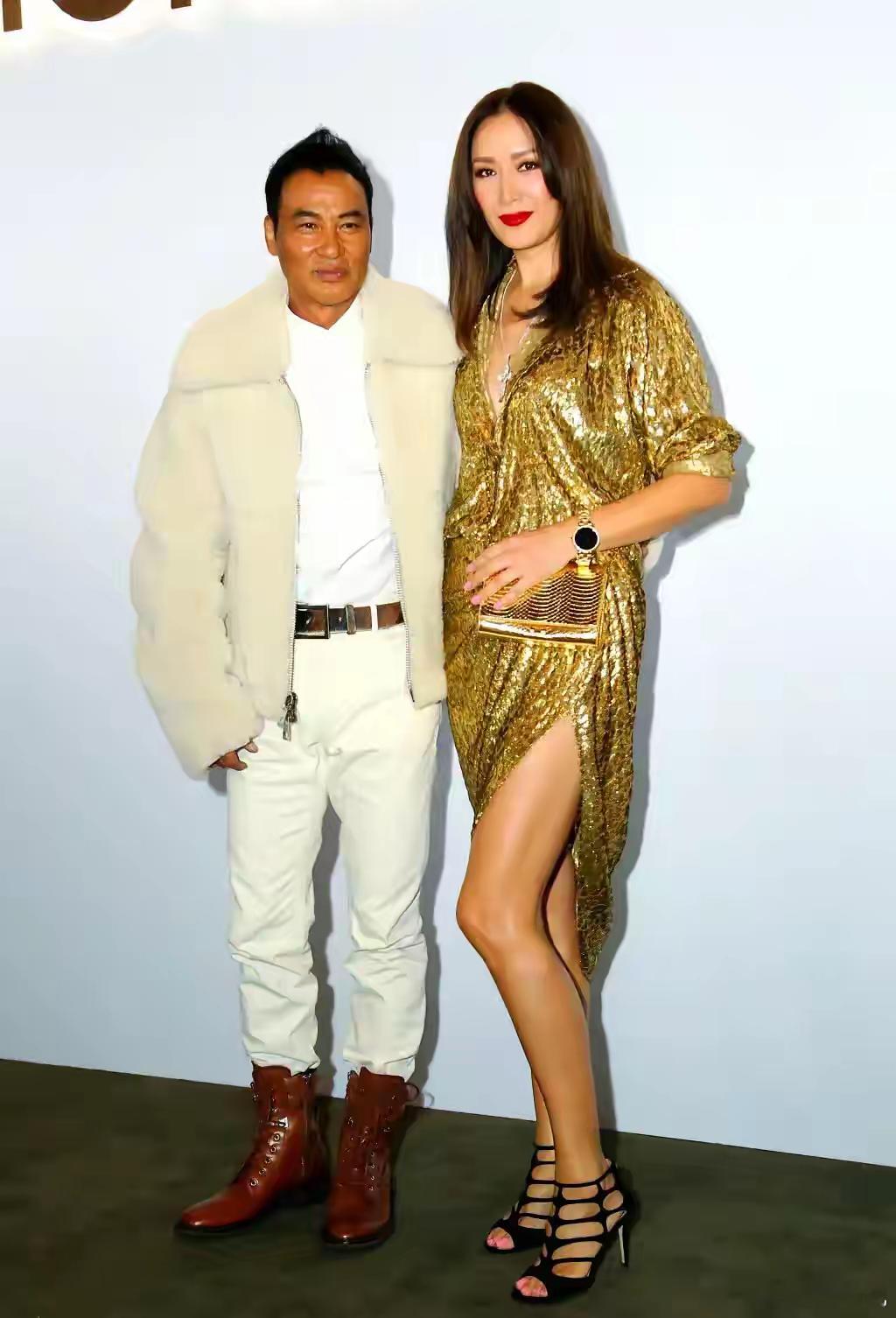 任达华当年铁了心丁克，和琦琦潇洒满世界飞，结果2006年琦琦意外怀孕，他当场怂了