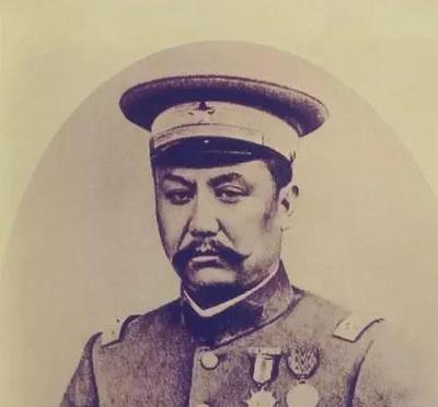 1911年10月29日，山西新军起义夺取太原。在推举山西都督的会议上，张树帜手持