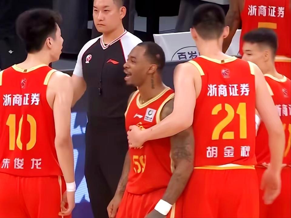 广厦扳回一城，连赢4场并不是没有可能在0:3落后的情况下，广厦扳回一城，大比