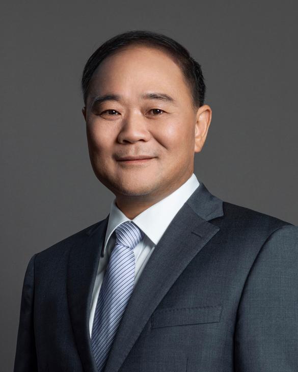 吉利李书福：内部成长起来的团队才是合适的近日，吉利控股集团董事长李书福辞任吉利