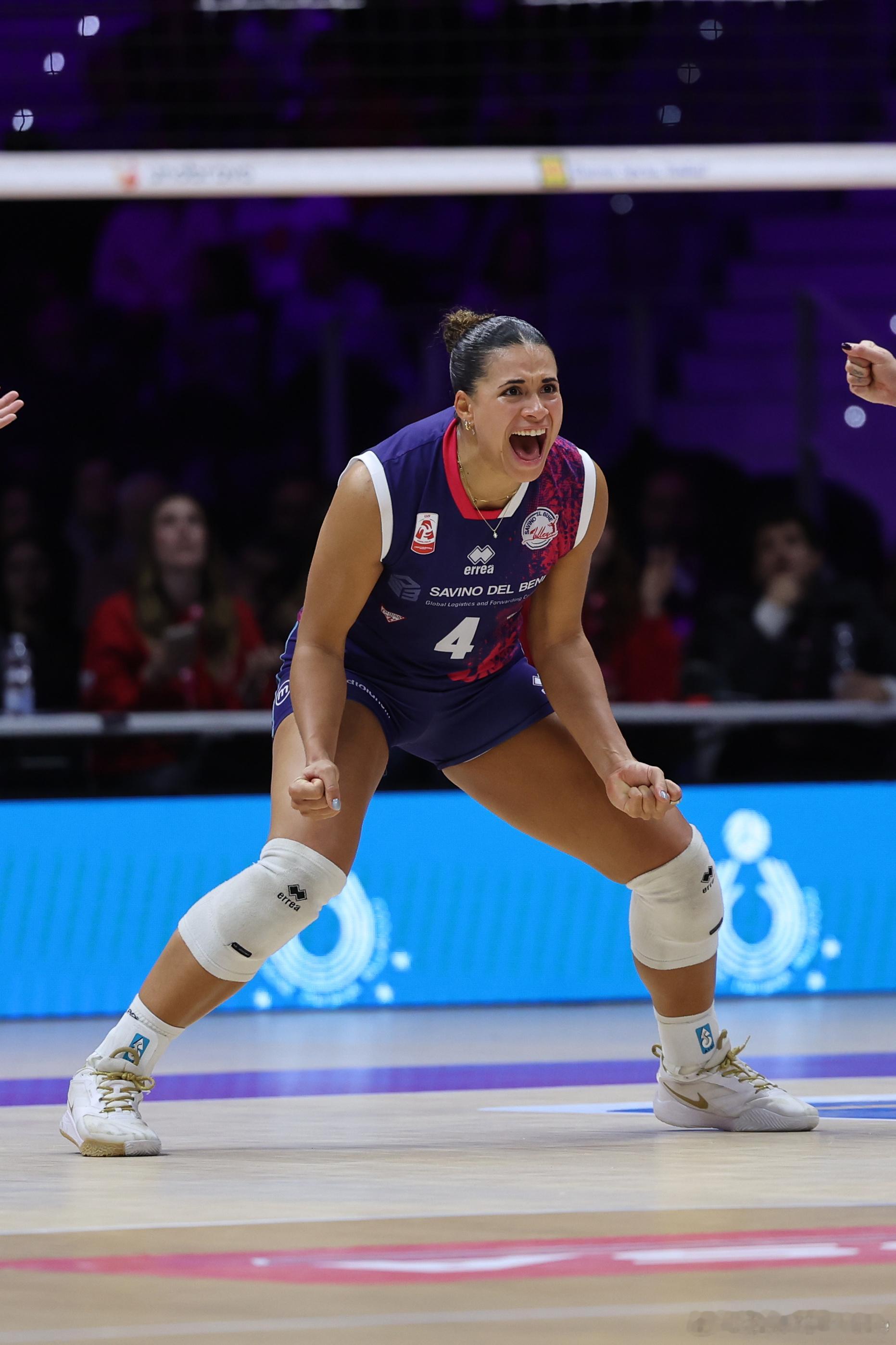 🟡🔵意大利杯女排半决赛第二场，高快结合的斯坎迪奇与光速两翼拉开的基耶里上演