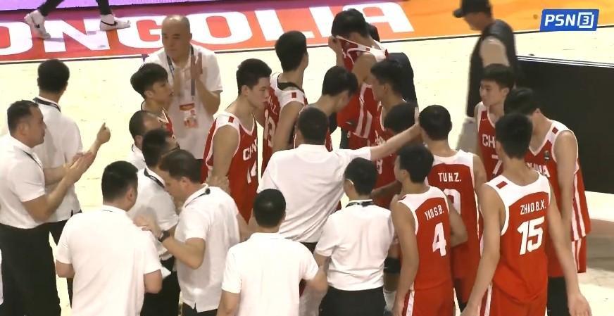 虽败犹荣，U16男篮亚洲杯决赛，中国男篮58:85不敌澳大利亚男篮，虽然输球但小