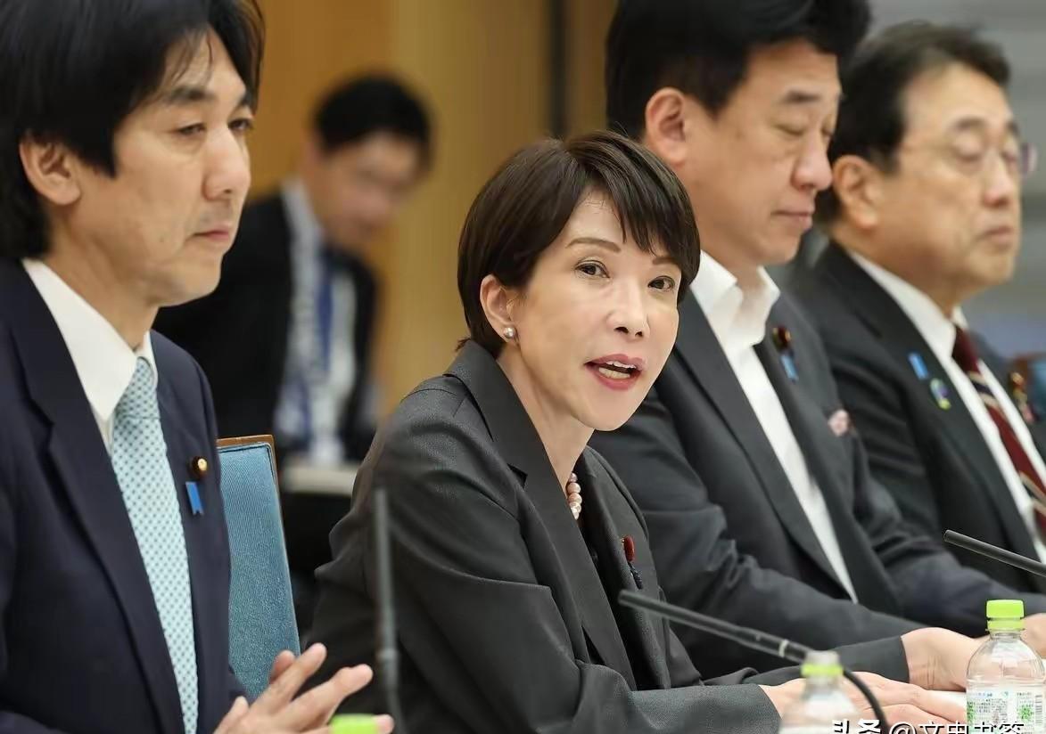这两天日本国内出了档子事，看着不大，但里头门道很深。一夜之间，全国有82个地方