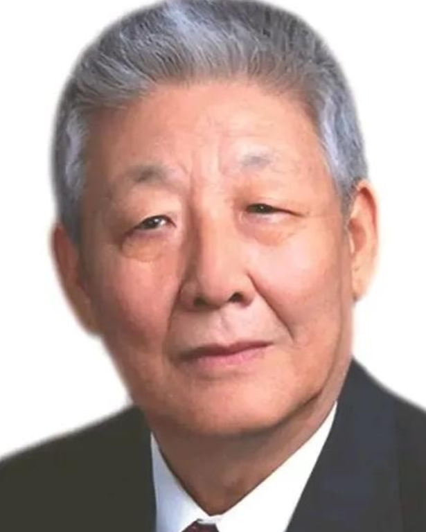 1970年，东方红卫星”超重，孙家栋坚持拆掉毛主席像章，然而周总理却说道：“你看