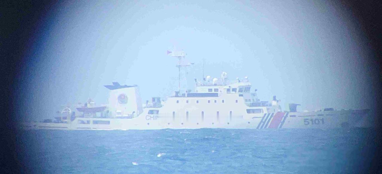 黄岩岛边渔船围堵，星链信号突然断联，主权边界在电波里悄悄划清2月21号，菲律