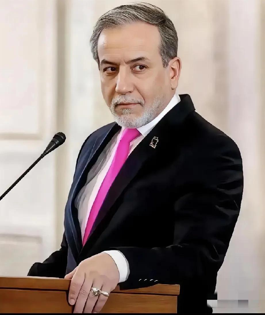 伊朗消息阿拉格齐已率代表团启程2月16日，伊朗外长阿拉格齐已率代表团启程前往