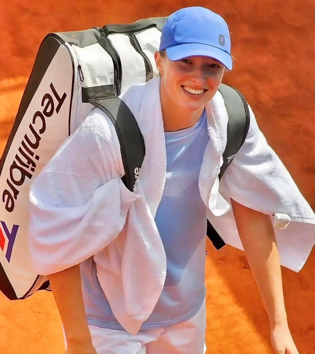 67分钟！！斯瓦泰克6-1、6-2碾压佩古拉，顺利晋级罗马女单半决赛！！跟赛前