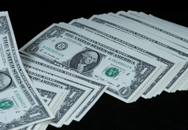 中国大抛美债当地时间12月18日，根据美国财政部公布的数据显示，中国在10月