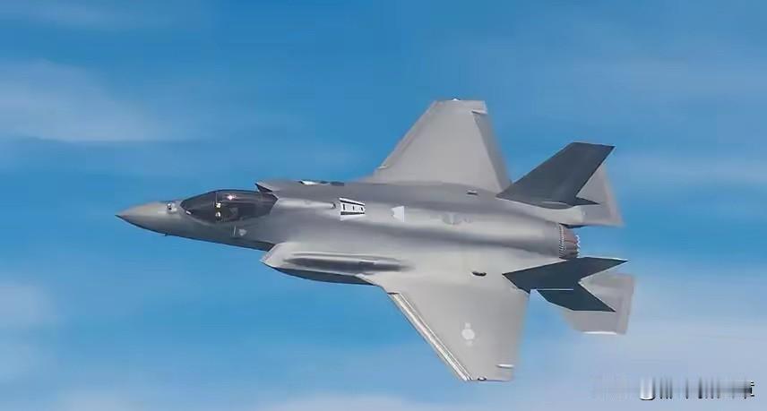 美国最终还是对委内瑞拉动手了，应该是动用了F-35隐身战机，直接进入了委内瑞拉首