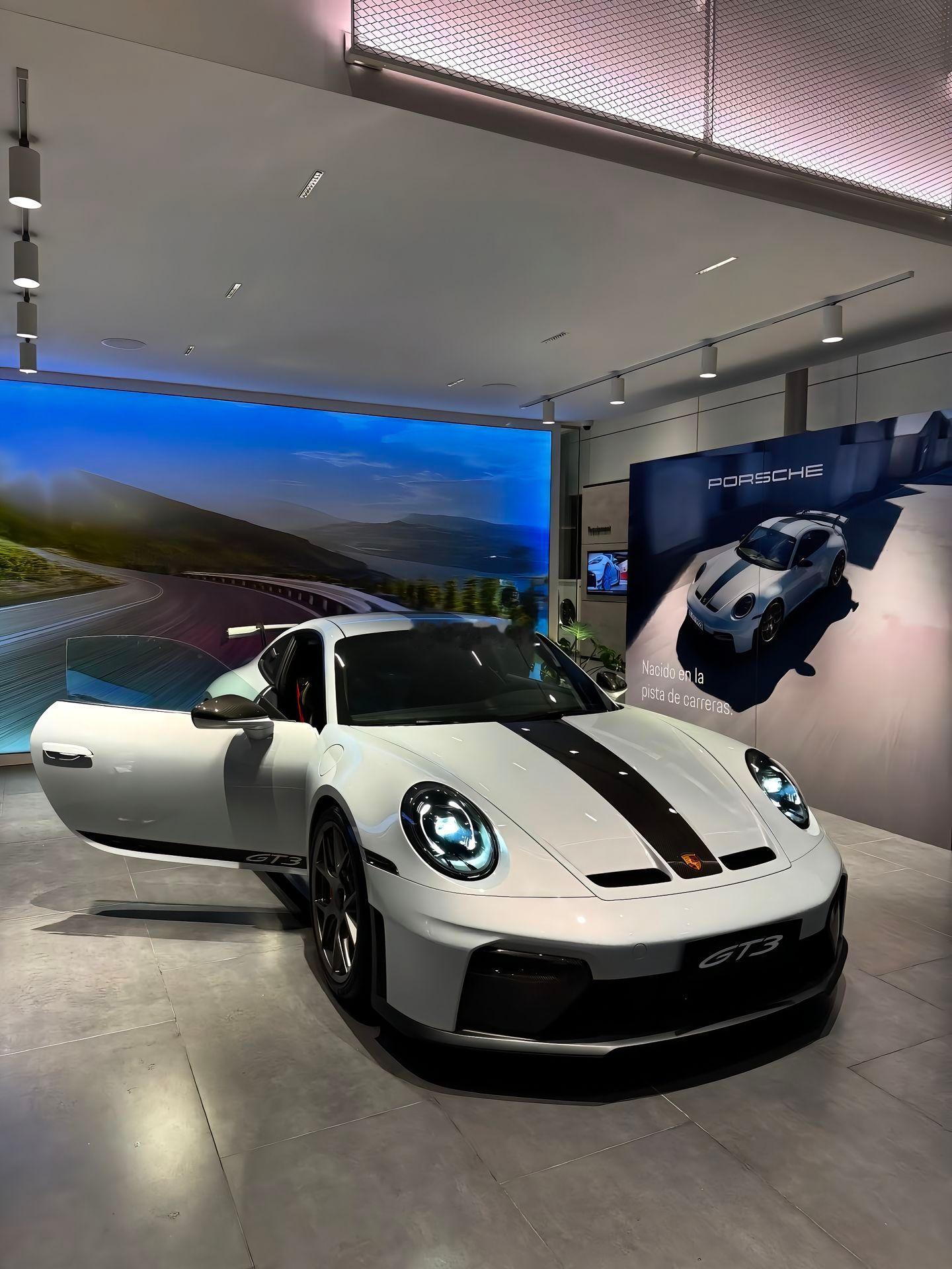 PorscheGT3992.2。保时捷992gt3​​​