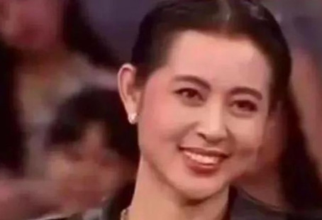 1999年，一个寒冷的冬夜，倪萍，这个曾经红遍大江南北的央视主持人，竟然深夜跑到