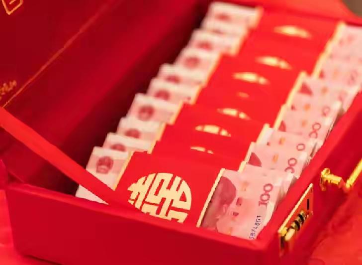 15万彩礼谈崩！36岁女子不让步，男友转头娶别人，她委屈又后悔36岁，本以