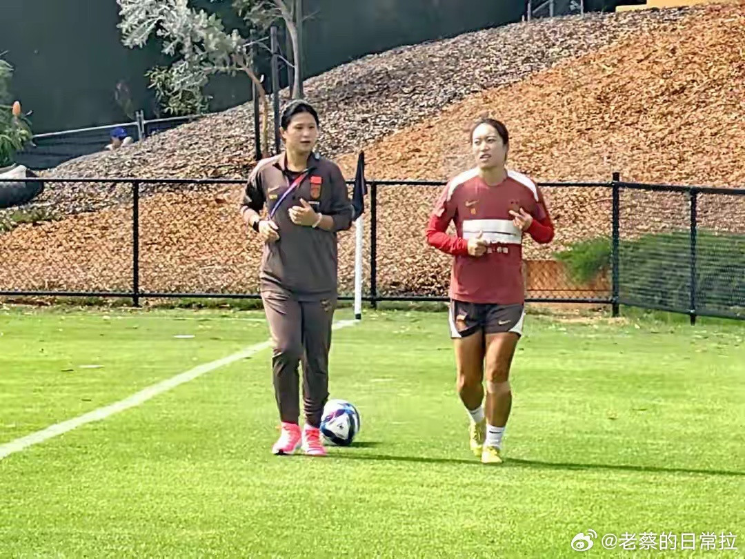 北京时间3月11日，中国女足在珀斯体育场完成抵达后的首次训练。前锋唐佳丽因此前对