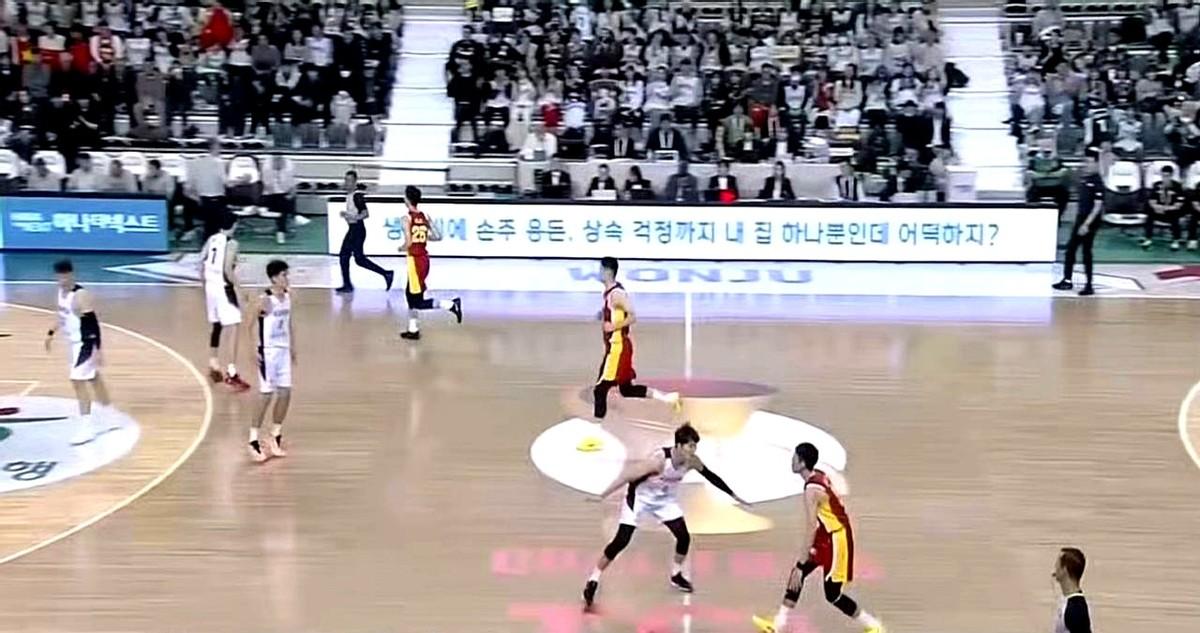 亚洲杯吹爆的中国男篮，这回全破了之前被夸得厉害，结果连续两次输韩国，第一节就