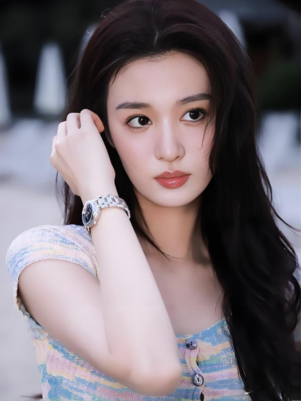 王楚然：一颦一笑皆是画，清冷与明媚在她身上奇妙交融，宛如从古典诗词中走出的东方美