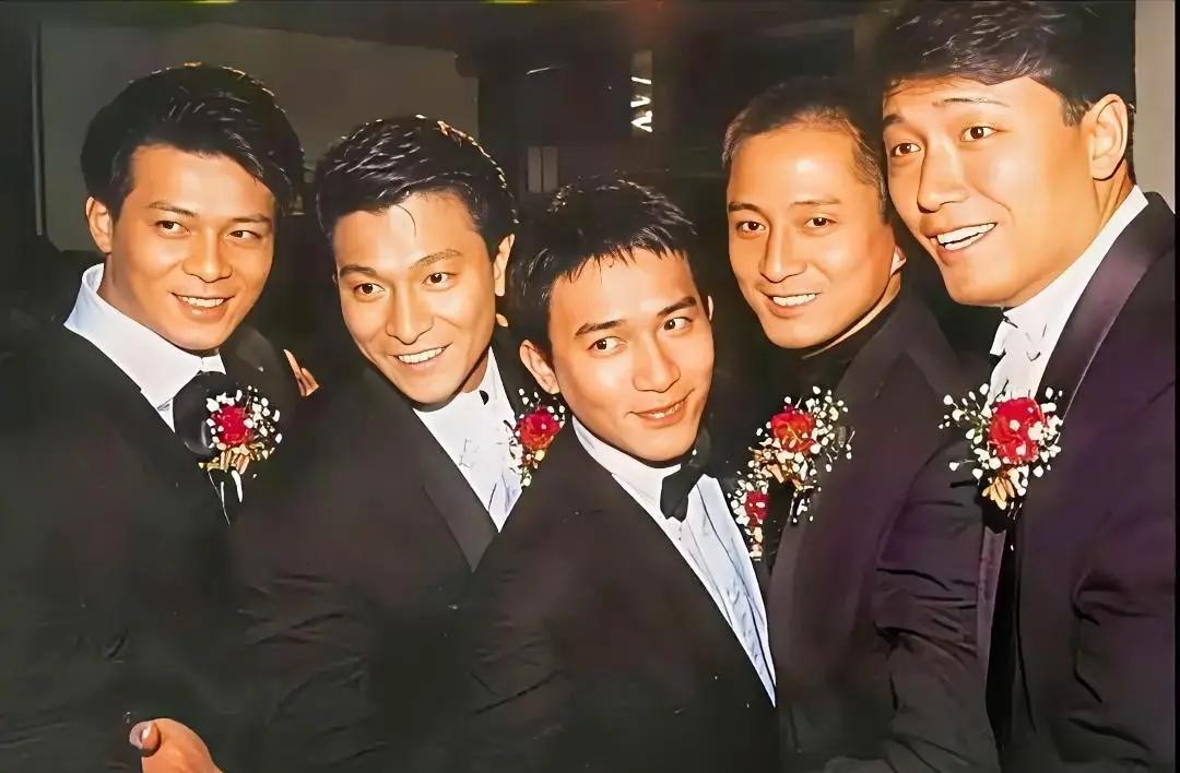 香港TVB无线那个年代最会造星，你不服不行。那时候香港TVB无线造了很多明星，个