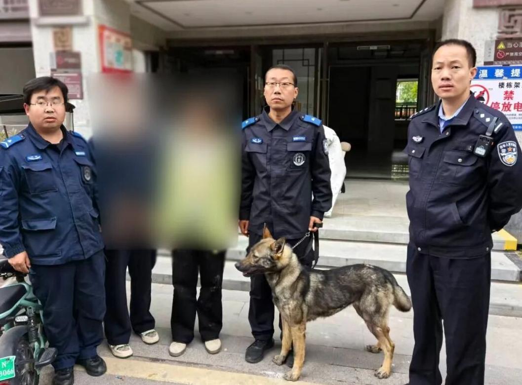 5月1日报道，一名女孩因家庭琐事心生赌气选择离家出走，家属走遍全城各个角落多方寻