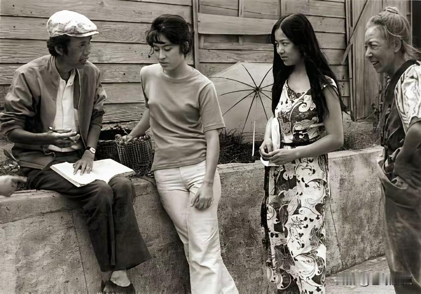 日本影坛七、八十年代的美女影星栗原小卷。图一她在七十年代拍摄电影《望乡》时的工