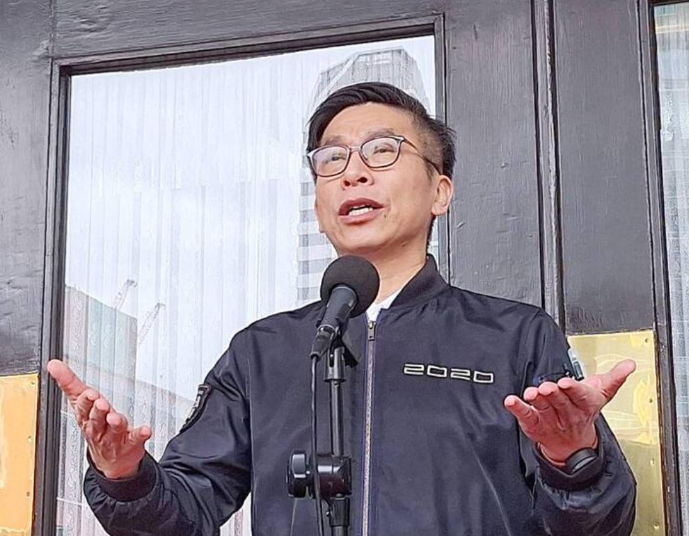 国民党推“中天条款”径付二读钟佳滨叫嚣：偷偷摸摸、立法粗暴针对台立院明将